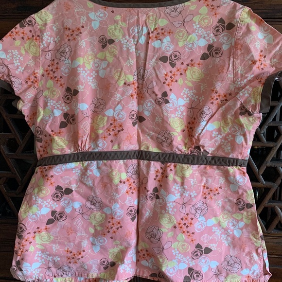 Koi Scrub top - Picture 3 of 4